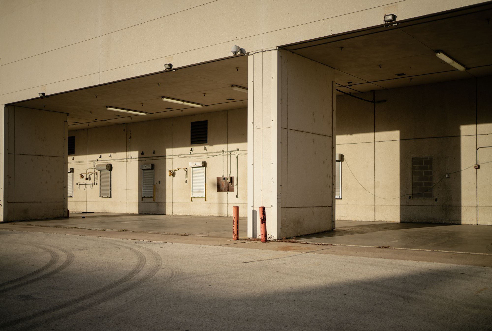 Illustrative photograph of a commercial loading dock. Not a 419 project.